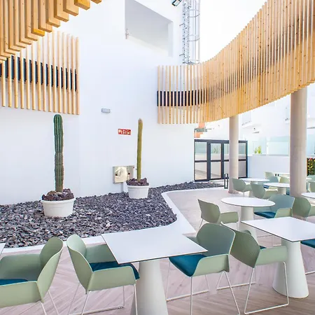Taimar Hotel 4*